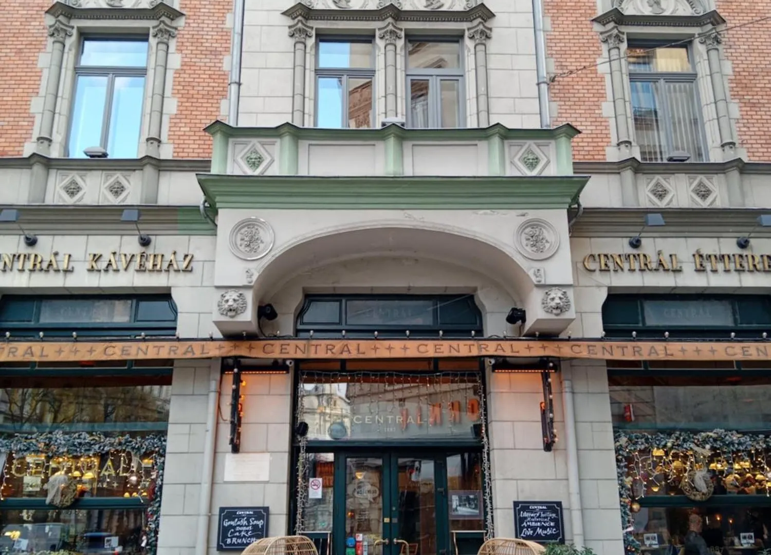 Chic Cozy Quiet Deluxe Citycenter In Astoria With Ac Budapest