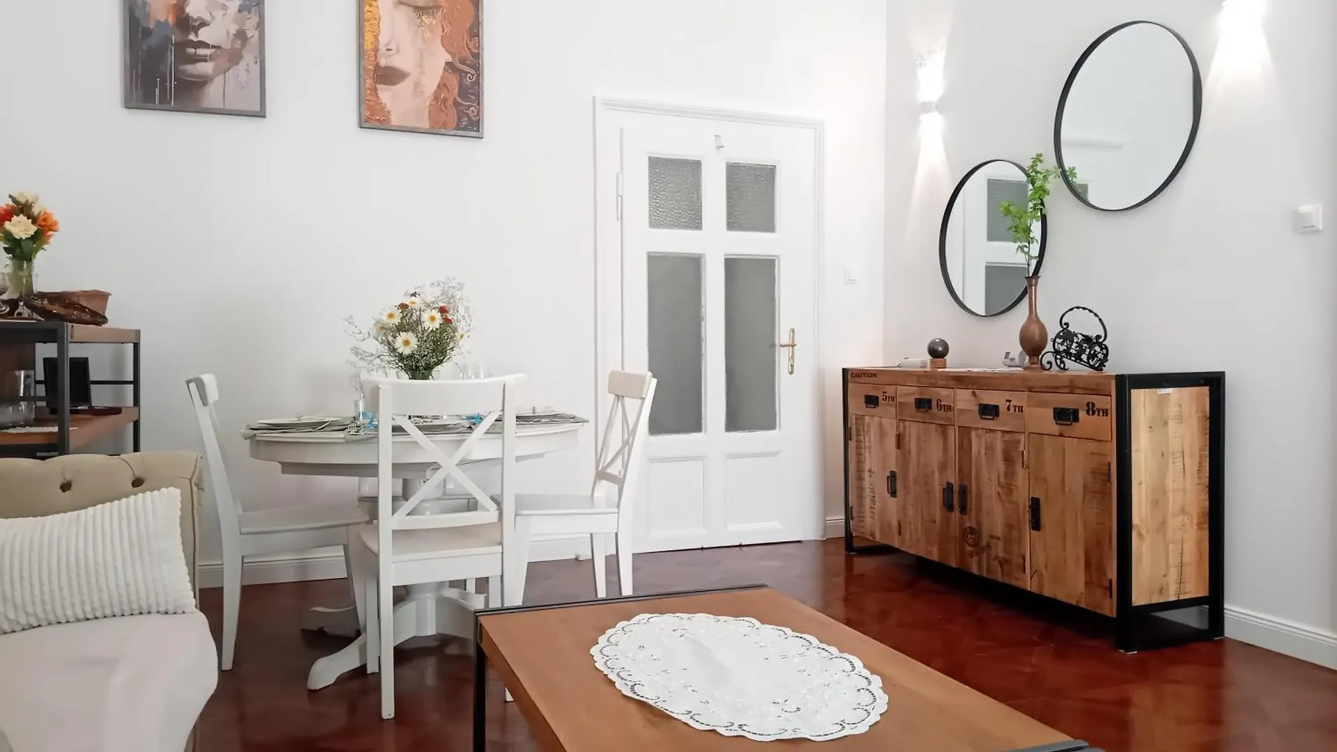 Chic Cozy Quiet Deluxe Citycenter In Astoria With Ac Budapest