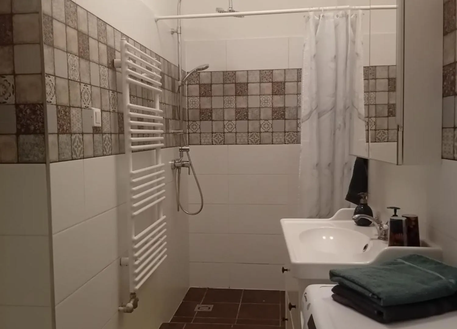 아파트 Chic Cozy Quiet Deluxe Citycenter In Astoria With Ac 부다페스트